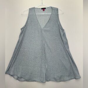 Vince Camuto Women's sleeveless V-neck swing Tank Top, Size M